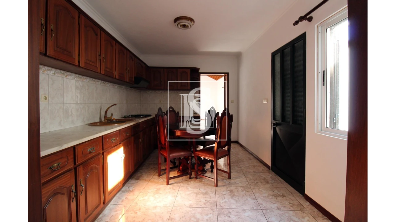 Moradia T2 para Venda em Povoação Foto 5