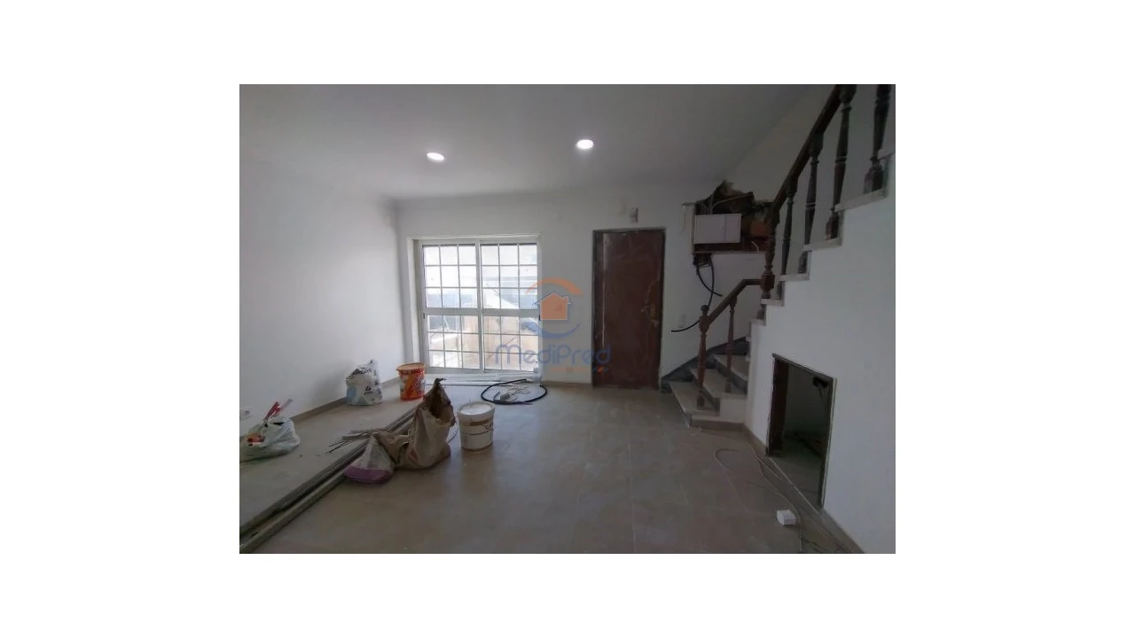 Moradia T3 para Venda em Carcavelos e Parede Foto 3