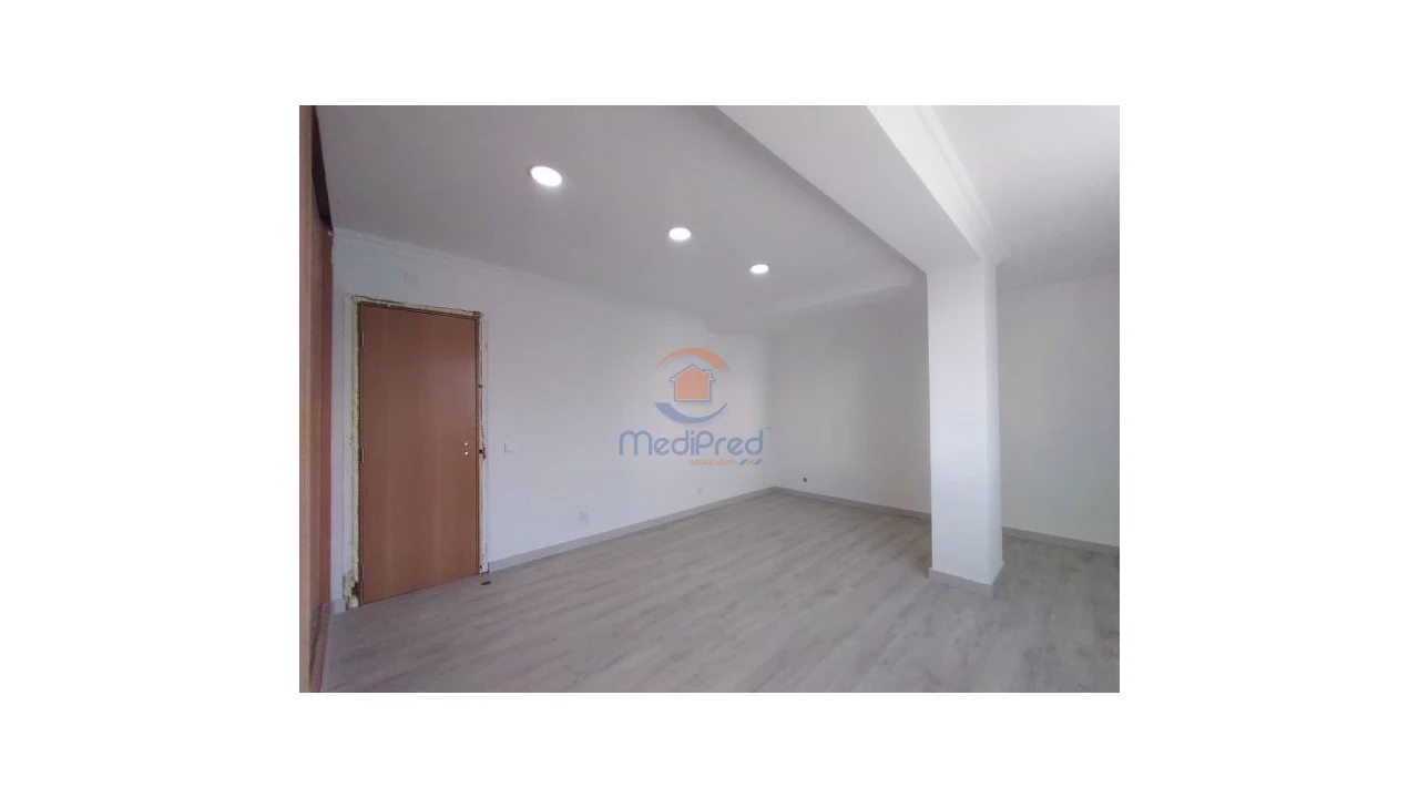 Moradia T3 para Venda em Carcavelos e Parede Foto 13