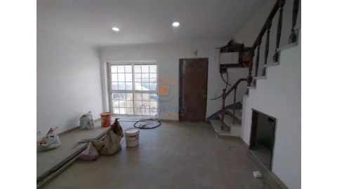 Moradia T3 para Venda em Carcavelos e Parede