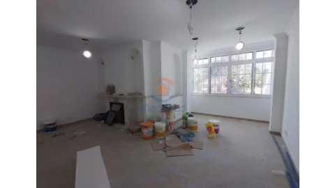 Moradia T3 para Venda em Carcavelos e Parede