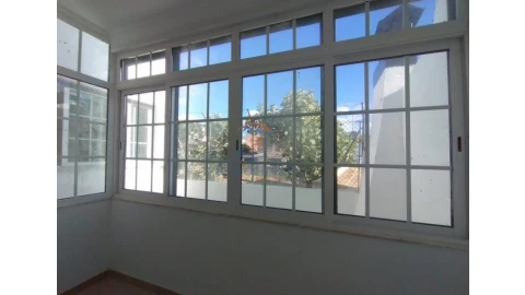 Moradia T3 para Venda em Carcavelos e Parede