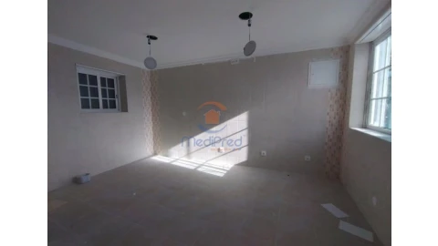 Moradia T3 para Venda em Carcavelos e Parede