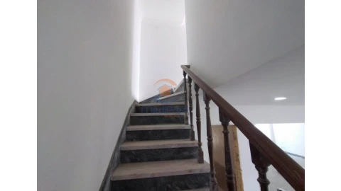 Moradia T3 para Venda em Carcavelos e Parede