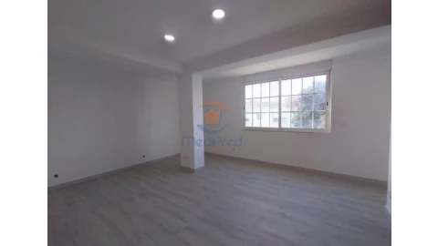 Moradia T3 para Venda em Carcavelos e Parede