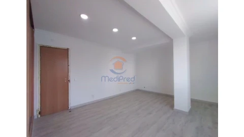 Moradia T3 para Venda em Carcavelos e Parede
