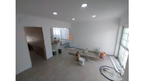 Moradia T3 para Venda em Carcavelos e Parede