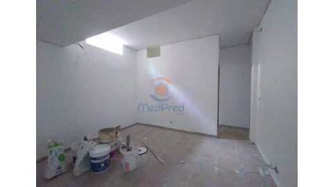 Moradia T3 para Venda em Carcavelos e Parede