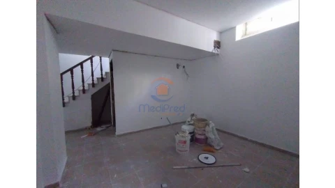Moradia T3 para Venda em Carcavelos e Parede
