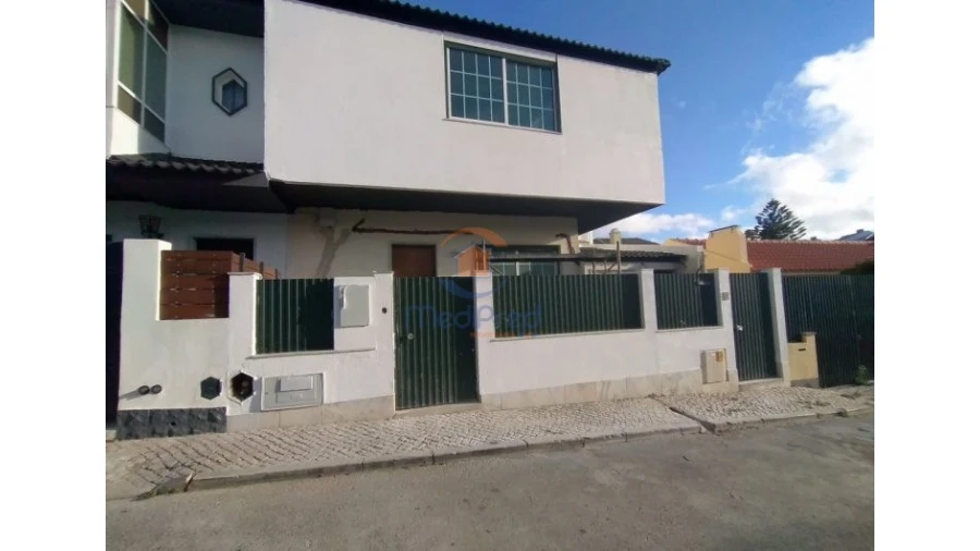 Moradia T3 para Venda em Carcavelos e Parede