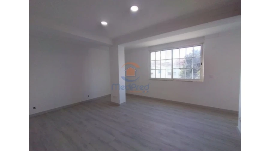 Moradia T3 para Venda em Carcavelos e Parede Foto 11