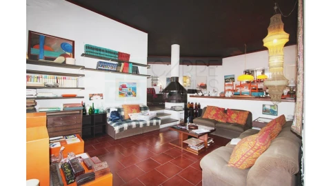 Moradia T6 para Venda em Carcavelos e Parede