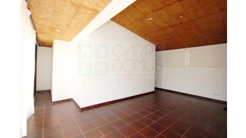 Moradia T6 para Venda em Carcavelos e Parede