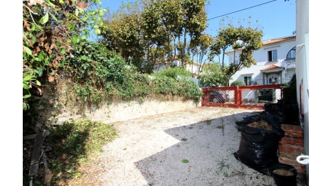 Moradia T6 para Venda em Carcavelos e Parede