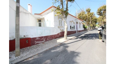 Moradia T6 para Venda em Carcavelos e Parede