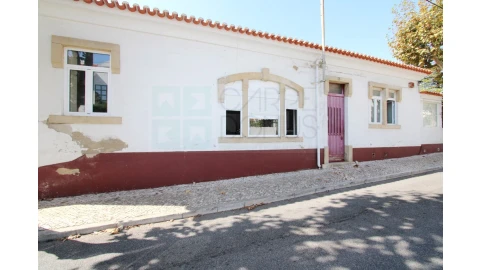 Moradia T6 para Venda em Carcavelos e Parede