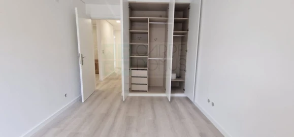 Apartamento T3 para Venda em Vialonga