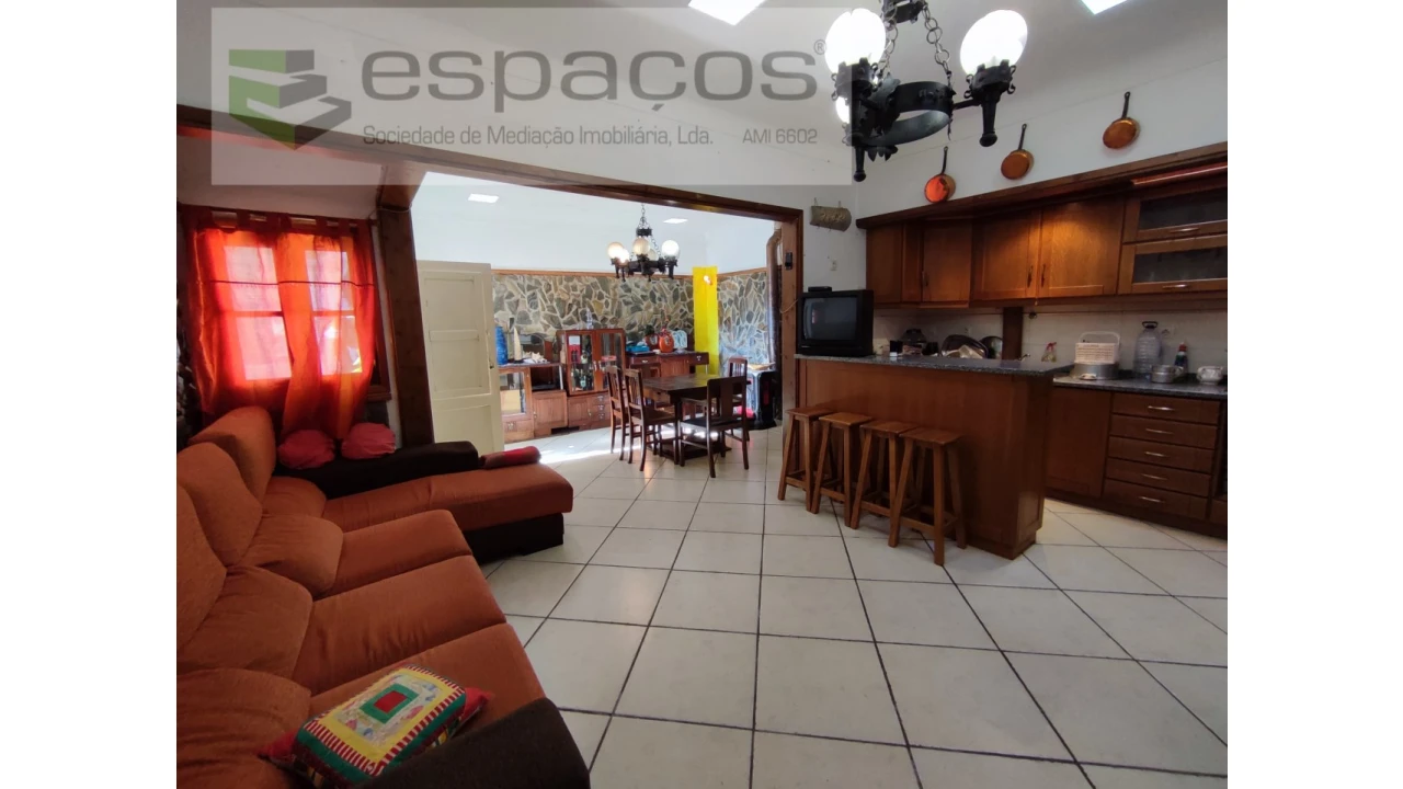 Moradia T4 para Venda em Fratel Foto 3