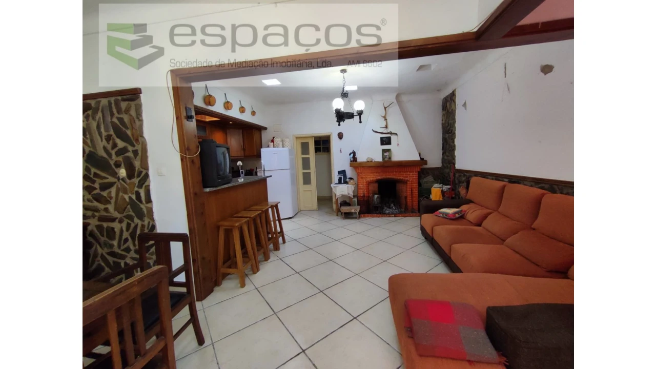 Moradia T4 para Venda em Fratel Foto 2