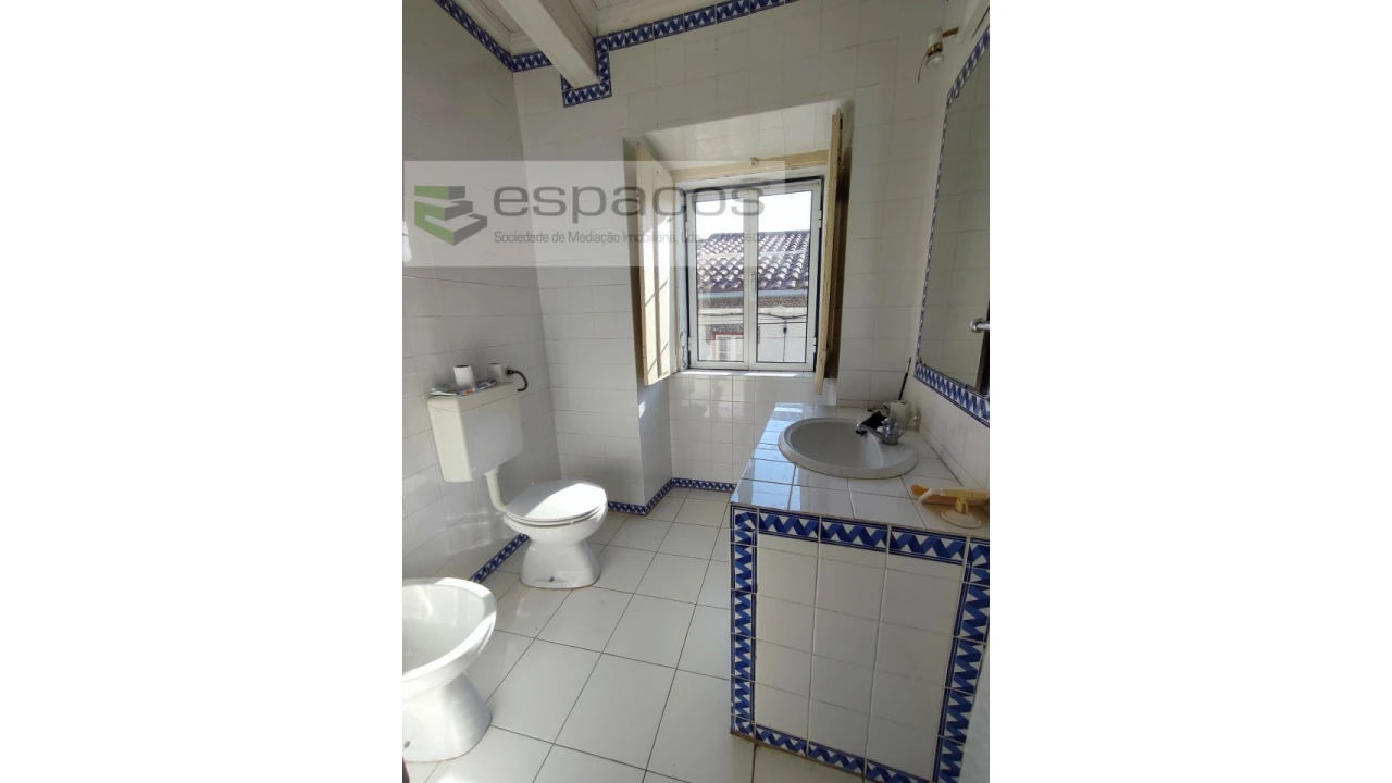 Moradia T4 para Venda em Fratel Foto 9