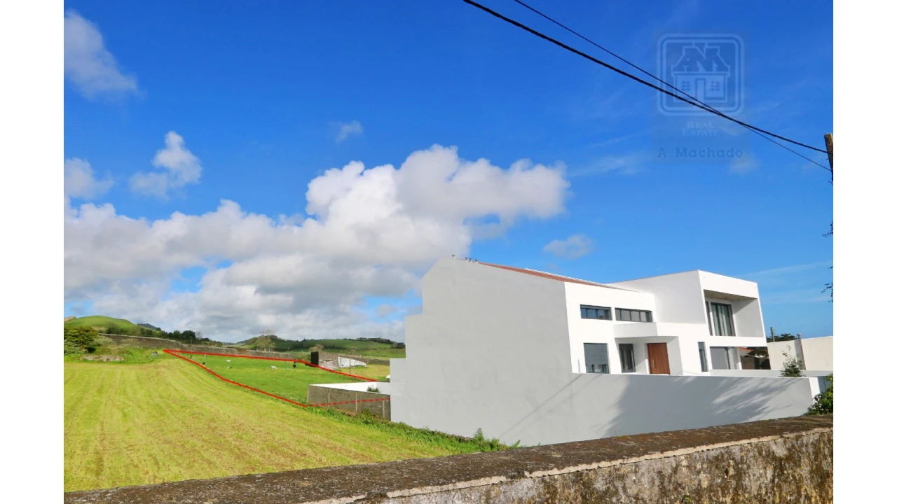 Terreno para Venda em Fajã de Cima Foto 4