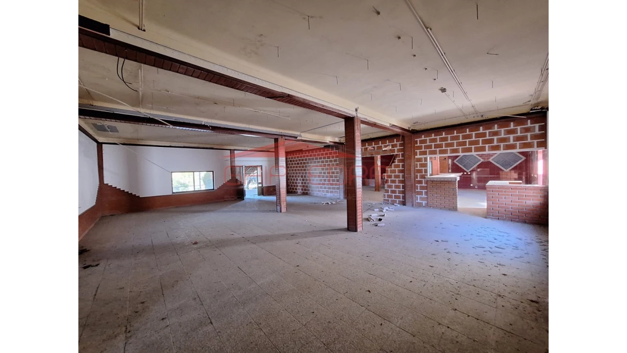 Moradia T4 para Venda em Erada Foto 4