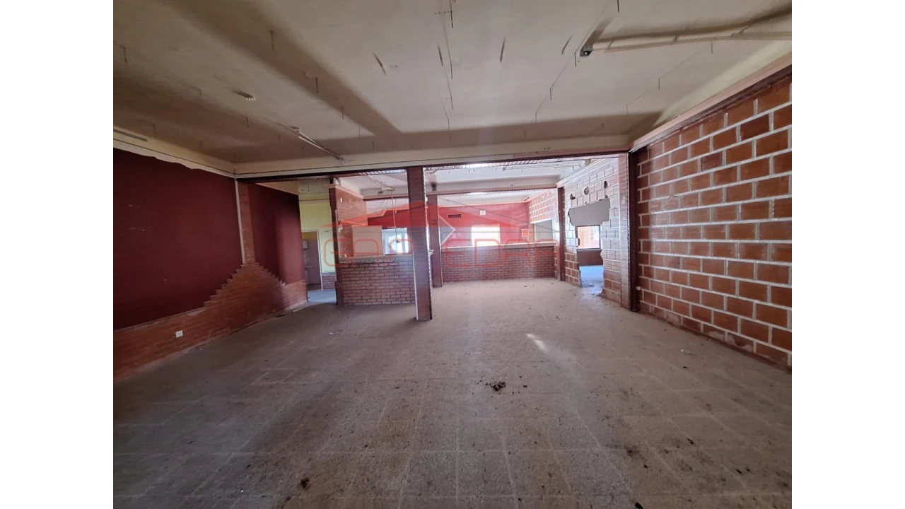 Moradia T4 para Venda em Erada Foto 7