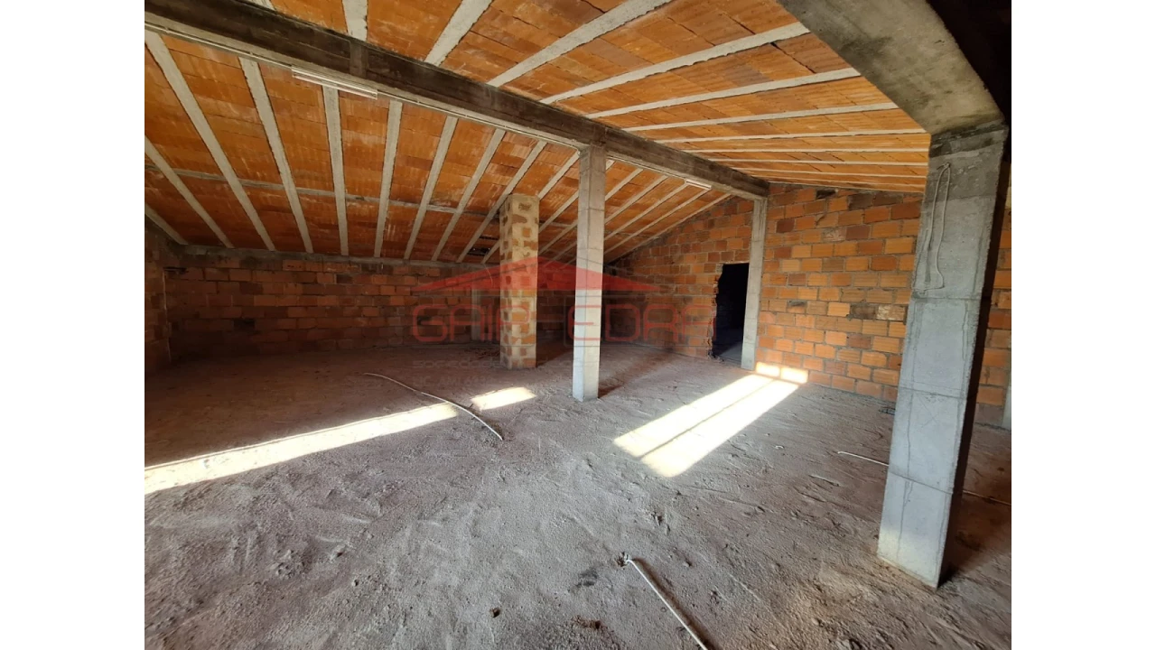 Moradia T4 para Venda em Erada Foto 21