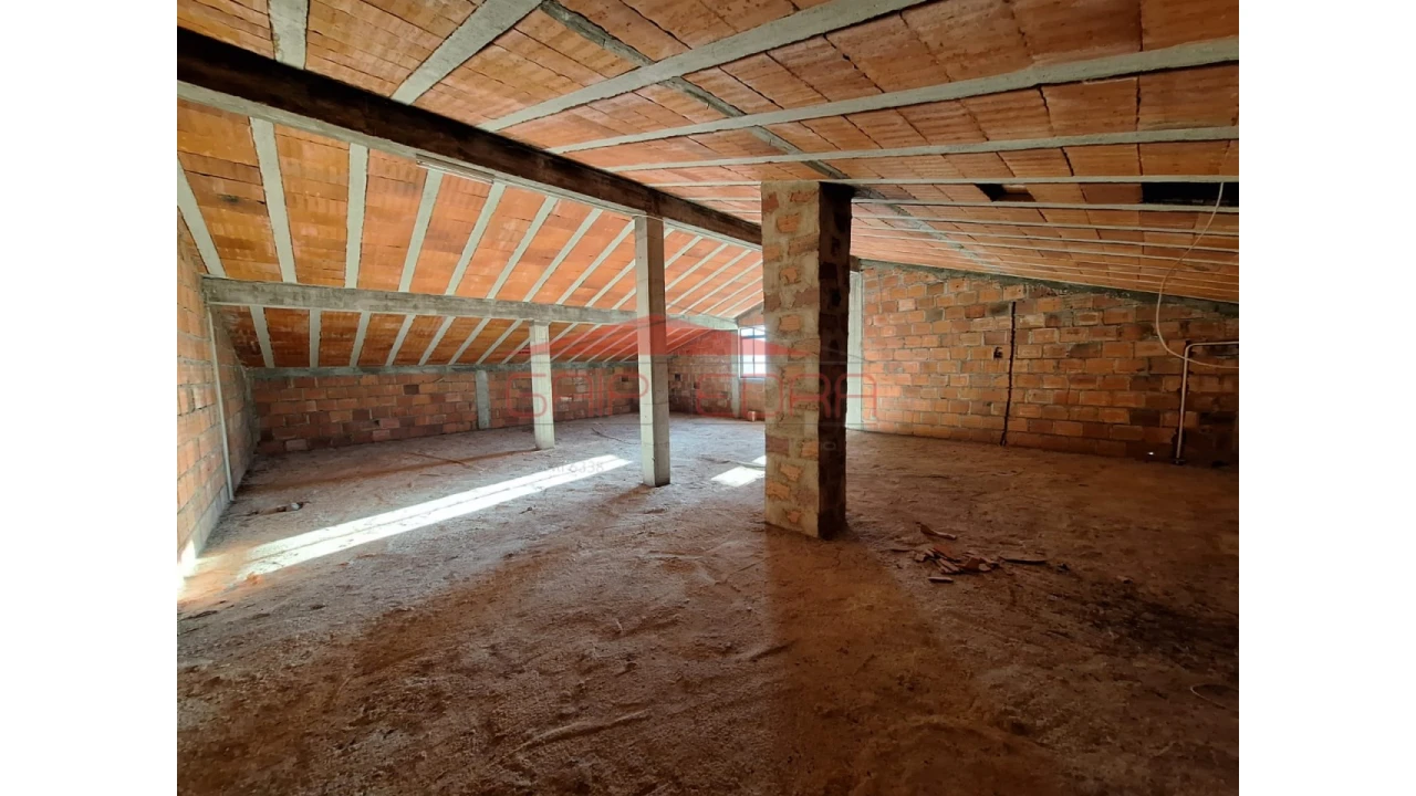 Moradia T4 para Venda em Erada Foto 23