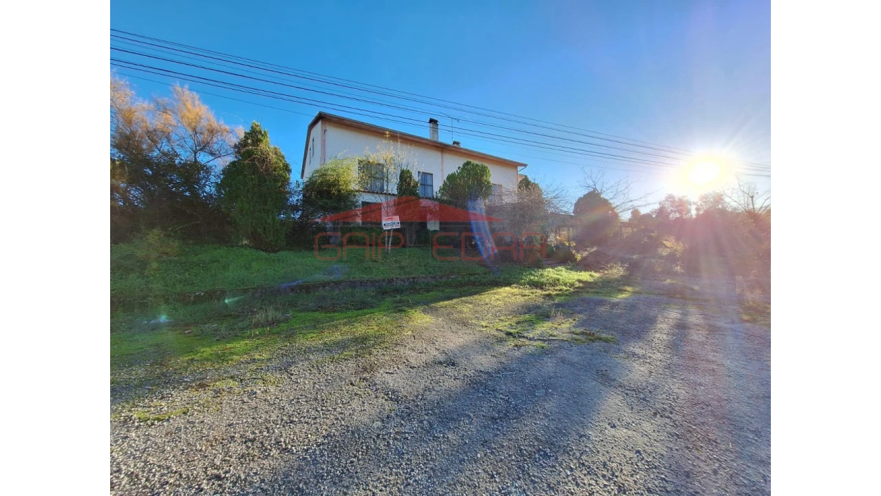 Moradia T4 para Venda em Erada Foto 1
