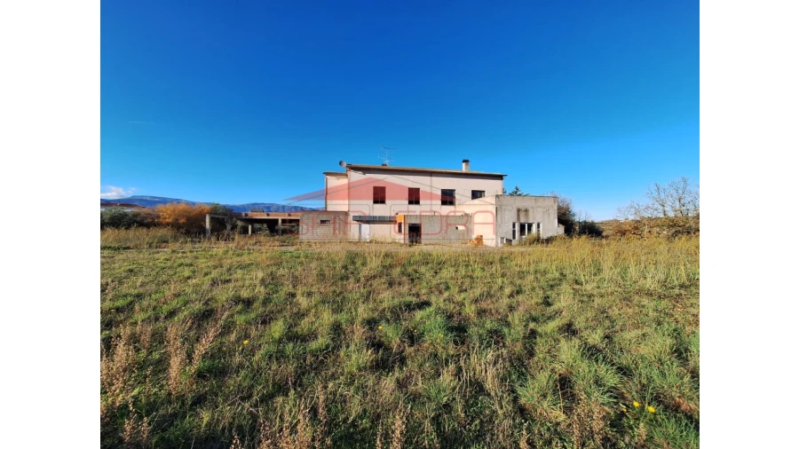 Moradia T4 para Venda em Erada Foto 2