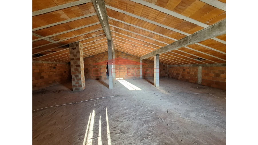 Moradia T4 para Venda em Erada Foto 22