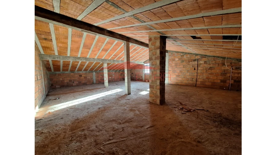 Moradia T4 para Venda em Erada Foto 23