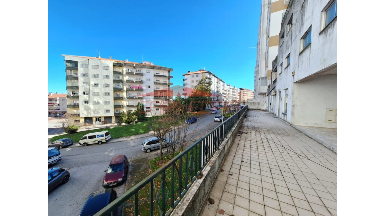 Escritório para Venda em Guarda Foto 1