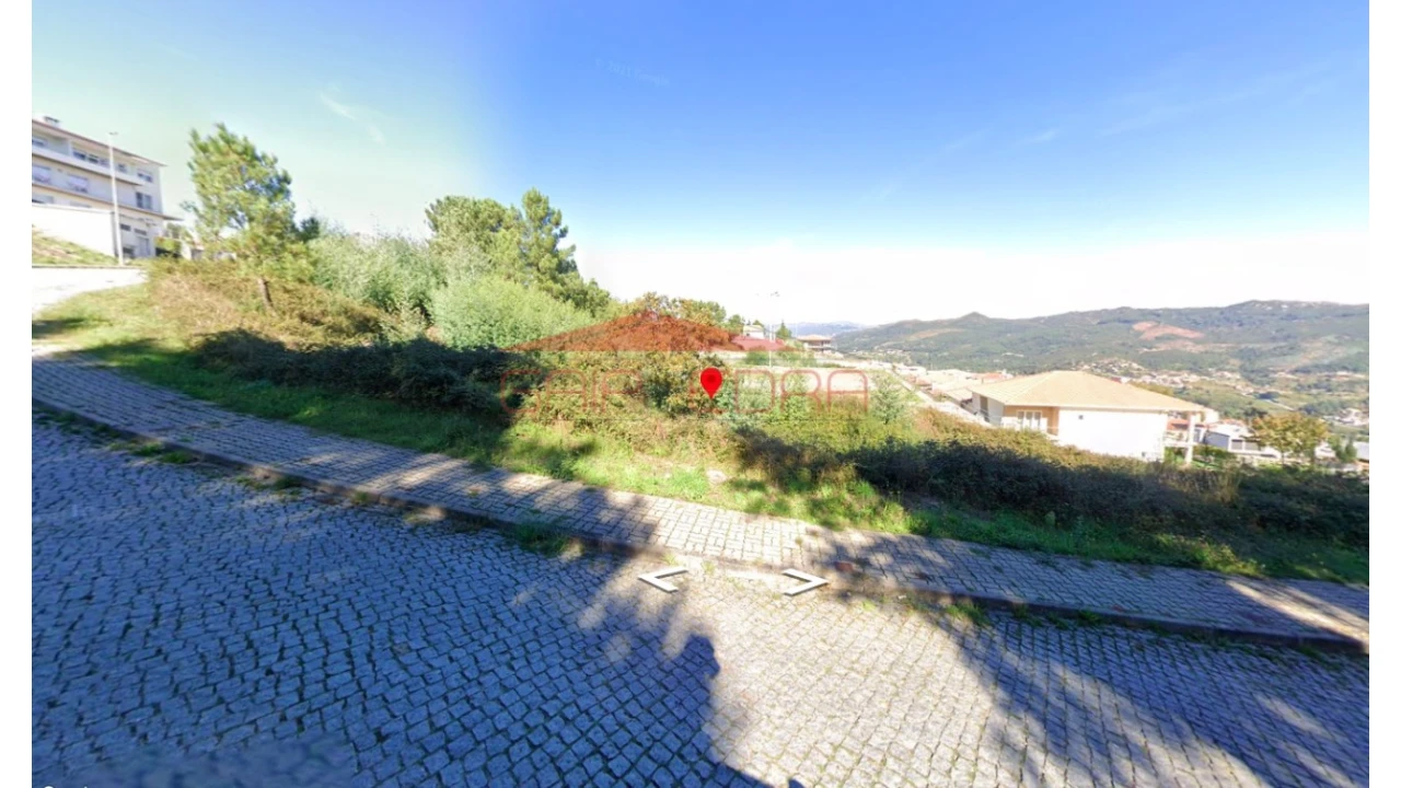 Terreno para Venda em Campelo e Ovil Foto 1