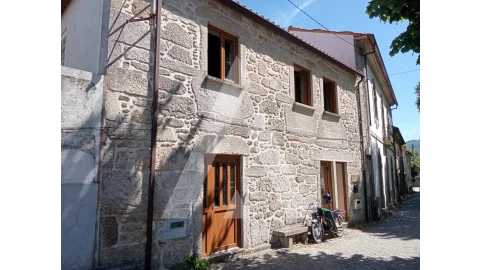Moradia T1 para Venda em Vila de Punhe