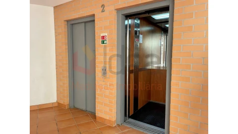 Apartamento T2 para Venda em Sesimbra (Santiago)