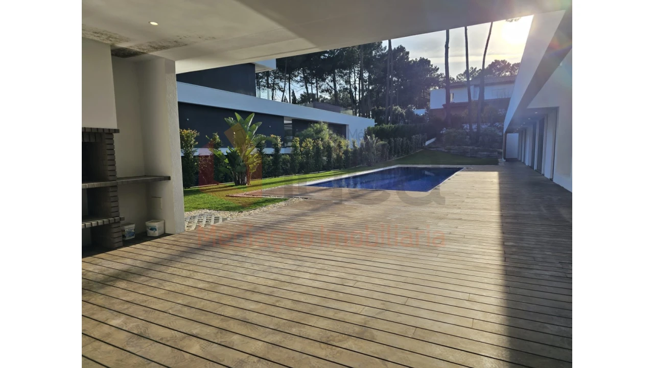 Moradia T4 para Venda em Charneca de Caparica e Sobreda Foto 4