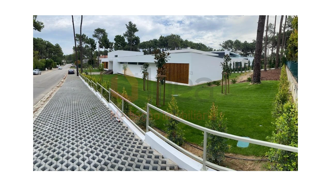 Moradia T4 para Venda em Charneca de Caparica e Sobreda Foto 8