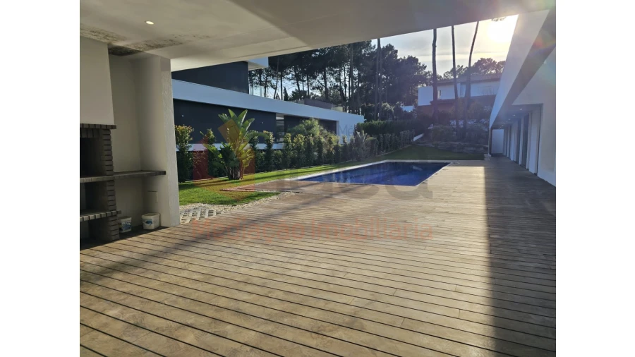 Moradia T4 para Venda em Charneca de Caparica e Sobreda Foto 4