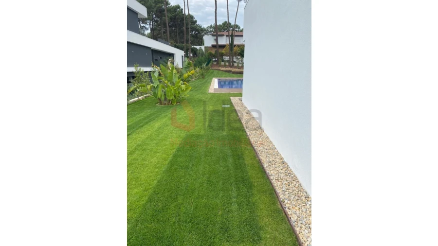 Moradia T4 para Venda em Charneca de Caparica e Sobreda Foto 7
