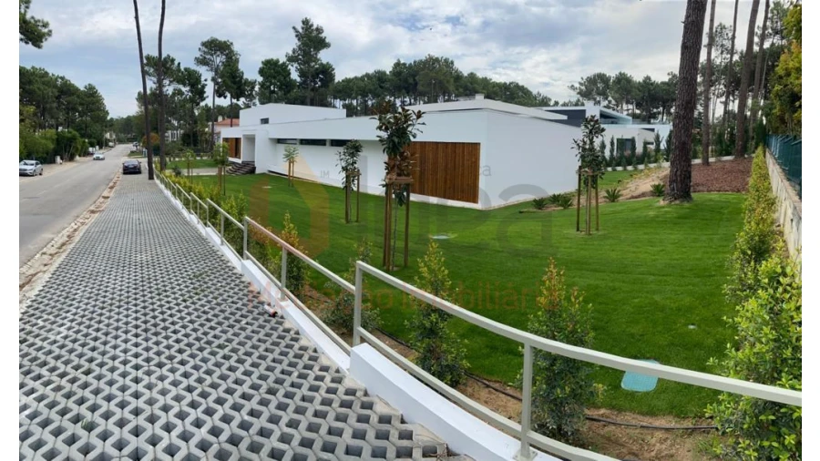 Moradia T4 para Venda em Charneca de Caparica e Sobreda Foto 8