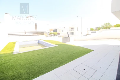 Moradia T4 para Venda em Corroios