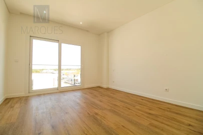 Moradia T4 para Venda em Corroios