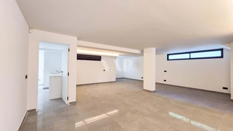 Moradia T5 para Venda em Quarteira