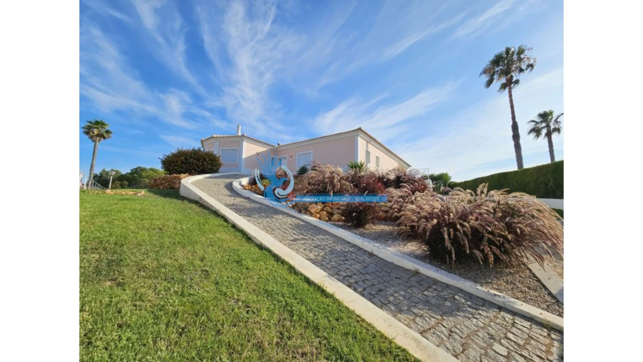 Moradia T3 para Venda em Odiaxere Foto 6