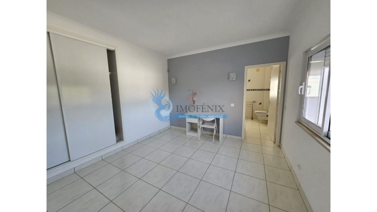Moradia T3 para Venda em Odiaxere Foto 14