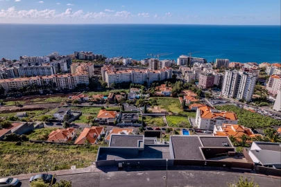 Moradia T4 para Venda em São Martinho