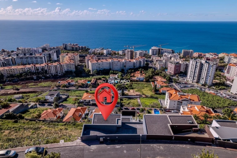 Moradia T4 para Venda em São Martinho Foto 6