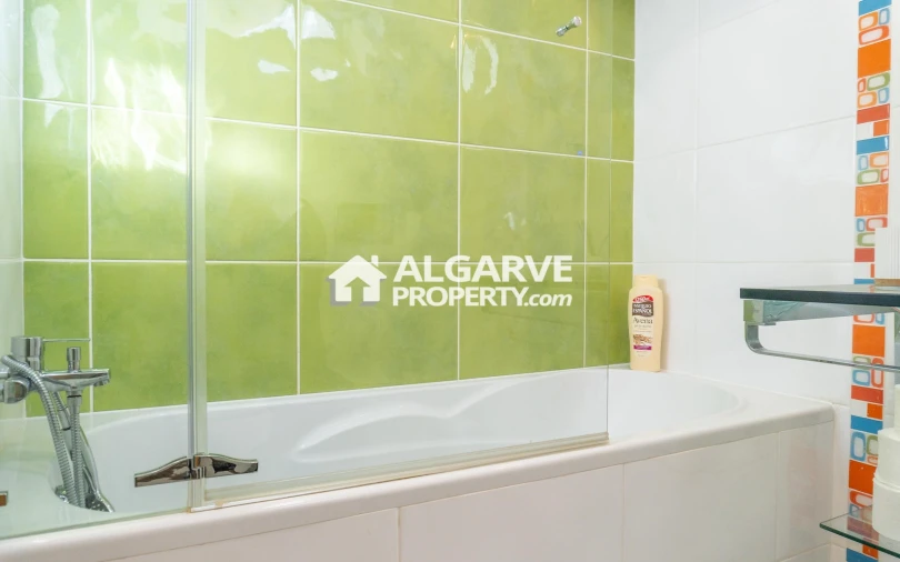 Apartamento T3 para Venda em Quarteira Foto 37